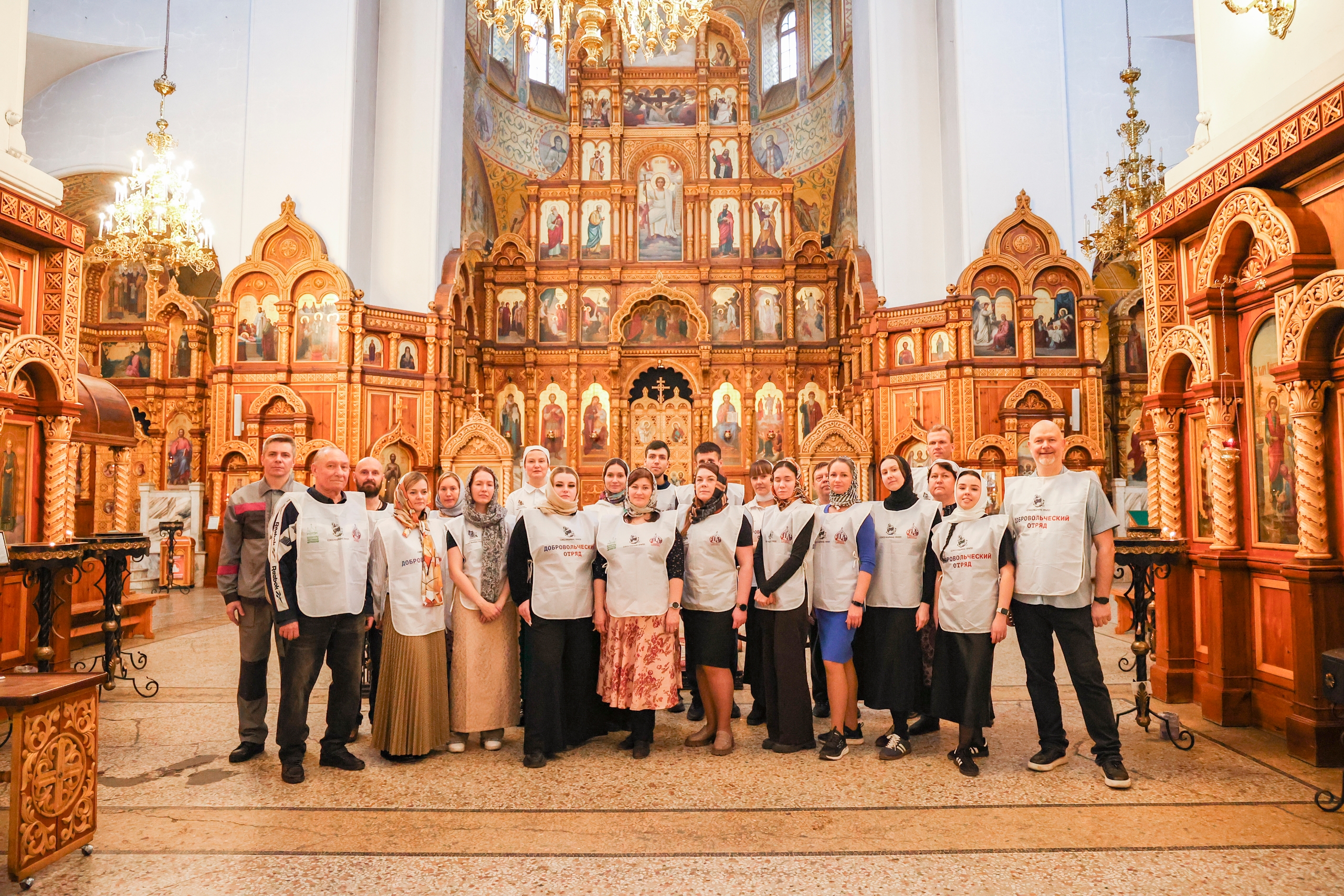 Волонтёры «Маринс Групп» приняли участие в подготовке Спасо-Преображенского собора к Пасхе 